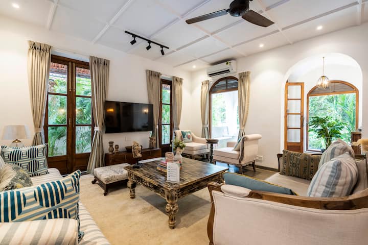 Living room image 9