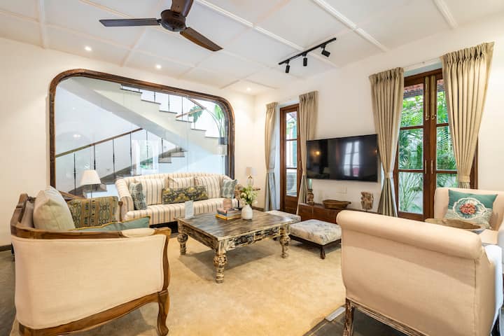 Living room image 8