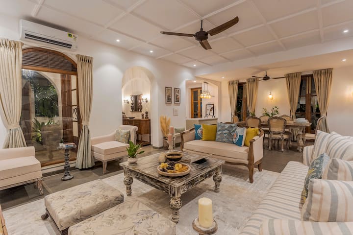 Living room image 12