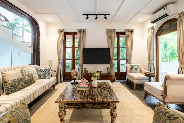 Living room image 6