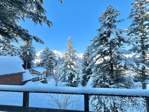 Independent chalet, sleeps 10