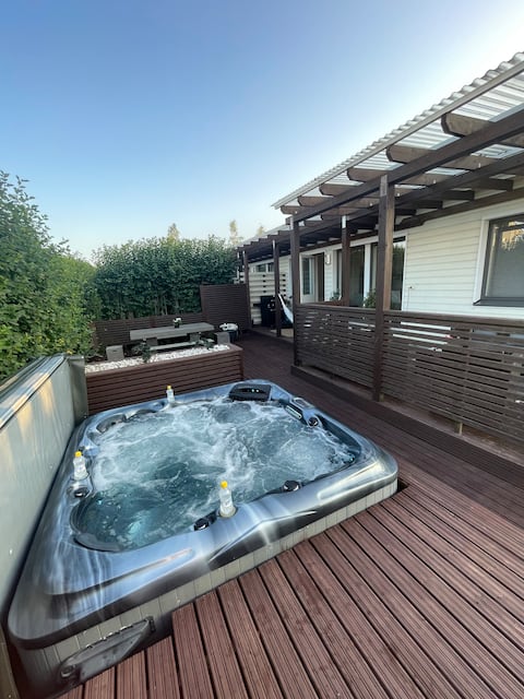 Walking distance to the Housing Fair • Sauna & hot tub