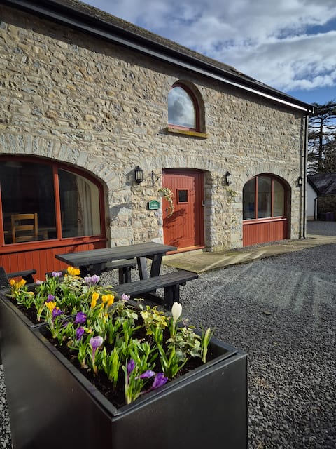 Hobby Stable Cottage