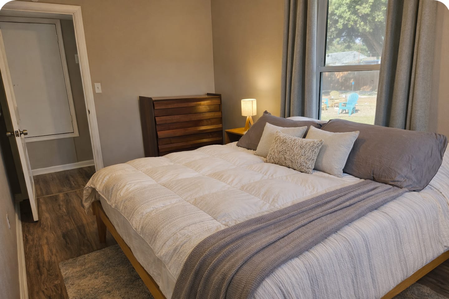 Primary bedroom — additional view