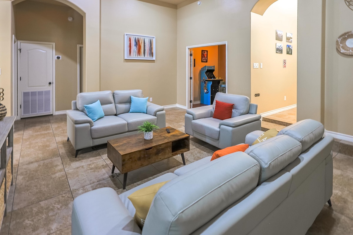 Top performing Airbnb: The Green House/North Laredo/Single Story/Arcade in Southwest Texas