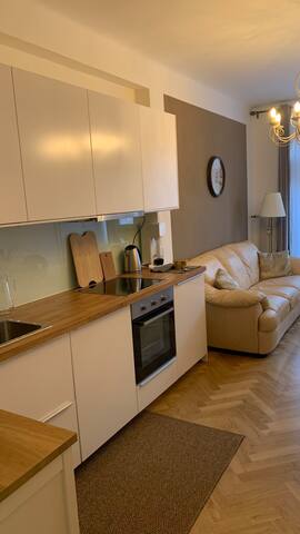 Anenska by Charles Bridge 3 gallery image 5