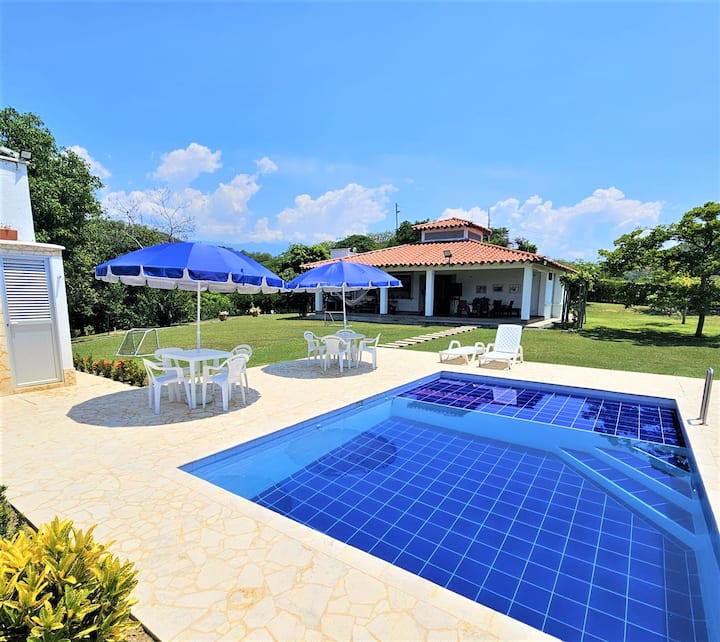 A property with a pool and a perfect plan with a maid
