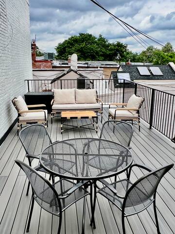 4BR Luxury Capitol Hill Home steps from US Capitol gallery image 2