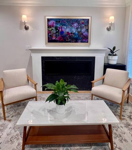 4BR Luxury Capitol Hill Home steps from US Capitol gallery image 5