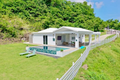 Successful Airbnb property: Hacienda Cattleya. Luxury, Carabali Park,Salt pool in Playa Fortuna