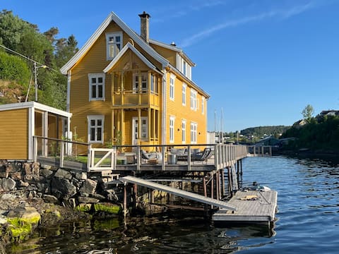Apartment in house by the fjord, own jetty