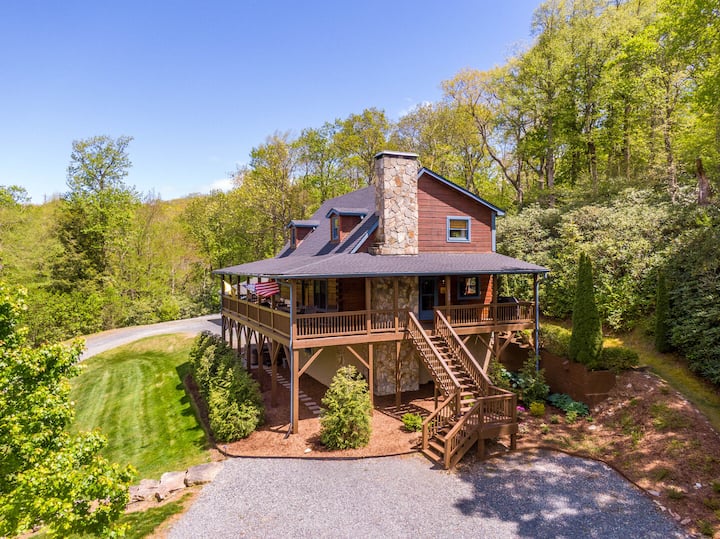 Rhododendron Rendezvous | 4br, Hot Tub, Fire Pit - Blowing Rock, NC
