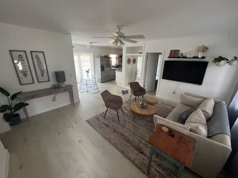 Freshly remodeled home near Hard Rock Stadium!
