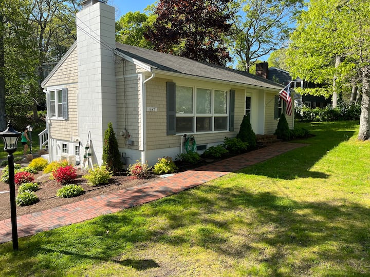 Adorable Cape Home Steps Away…. - Cape Codder Water Park, Hyannis
