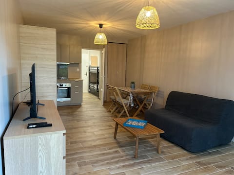 Annonce Airbnb populaire: Sunset cabin studio with air conditioning/parking/wifi à La Grande Motte