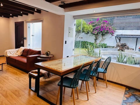 House & fire pit in downtown Baños