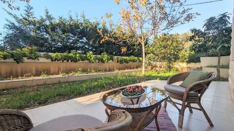 Jbeil - Cozy Garden apartment - 24hr energy