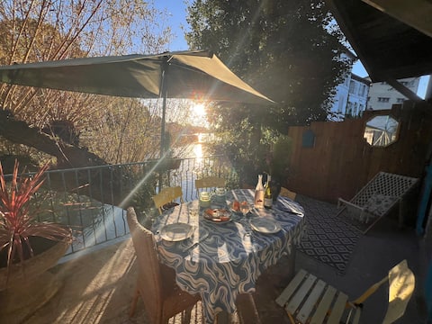 Carefully decorated townhouse on the Charente