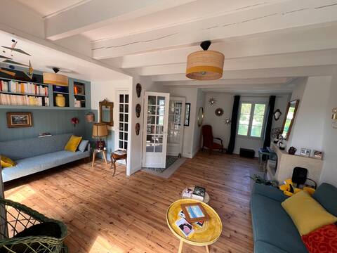 Carefully decorated townhouse on the Charente