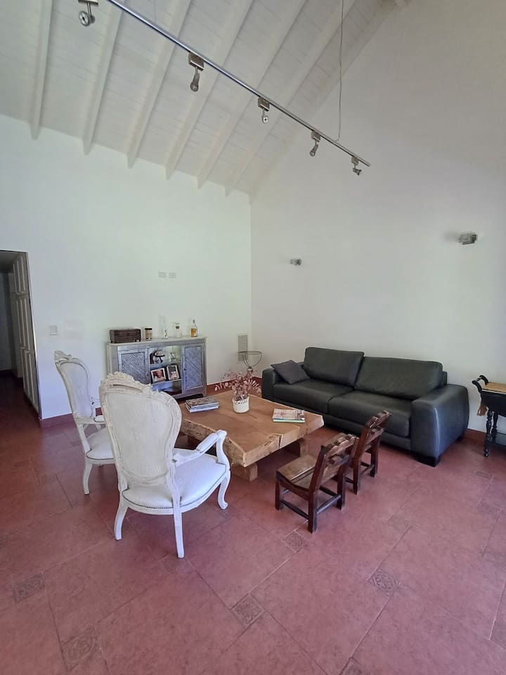 Furnished three-bedroom apartment in Beccar