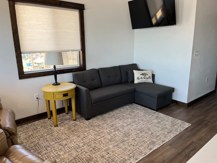 วิวทะเลสาบที่ยอดเยี่ยมจากห้องนั่งเล่น