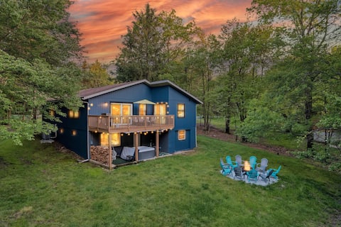 Creekside Playhouse | Hot Tub, Arcade, Beach, Pool