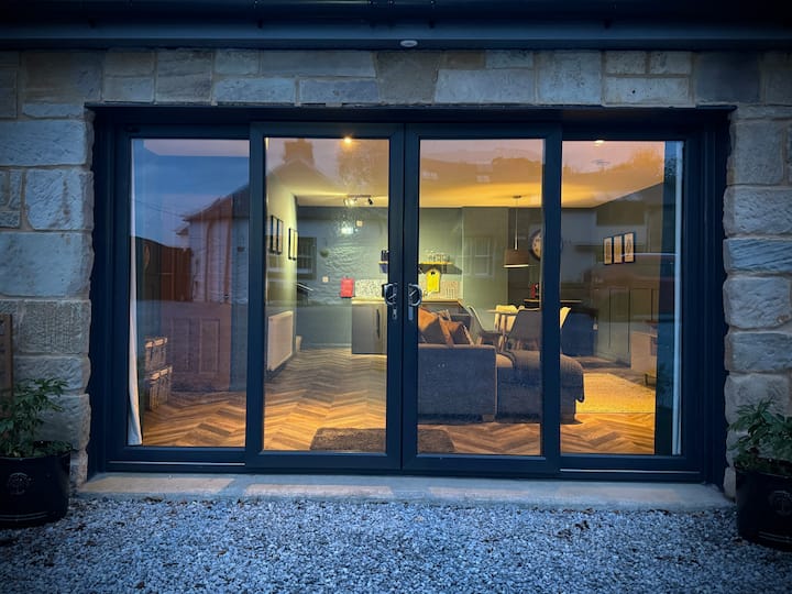 Stylish Scottish Mews House With Own Hot Tub - Ardrossan