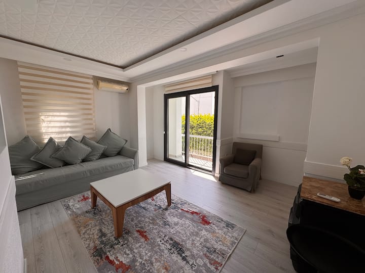 •	Merkezde 2 Yatak Odalı ŞıK Konforlu Daire - Turgutreis