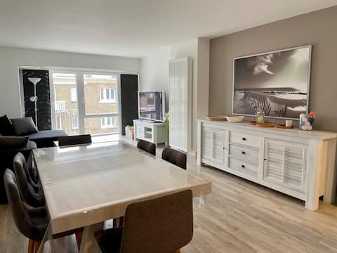 Successful Airbnb property: 2 bedroom apartment close to the sea in De Panne