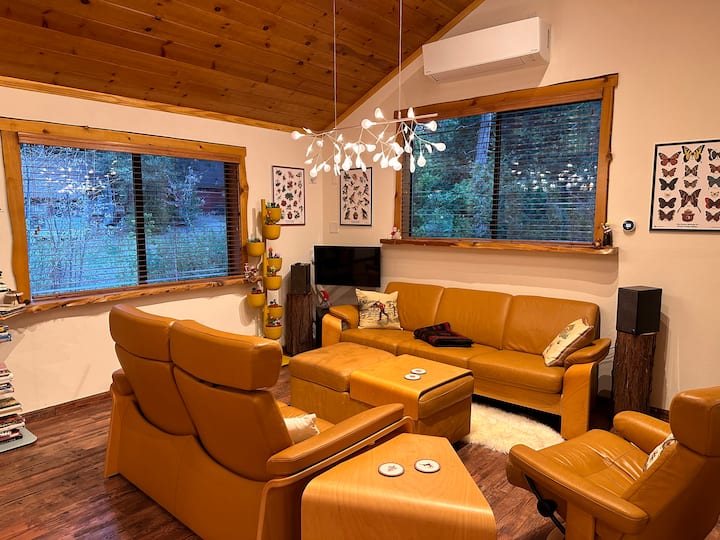 Charming Norwegian Ski Cabin W/ Sauna & Hygge - Mount San Jacinto State Park, Idyllwild-Pine Cove