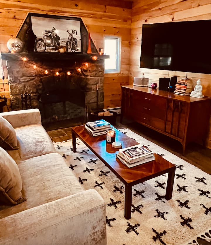 The Little Cabin That Could…catskills Cutie - Lake Superior State Park, Bethel