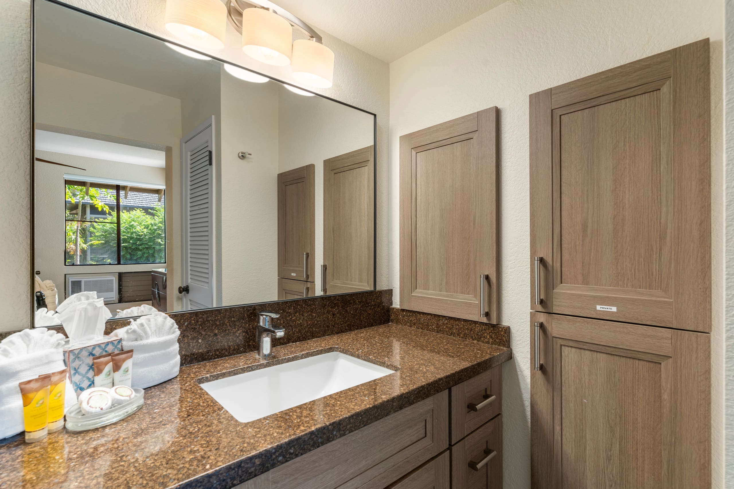 Condo in Wailea · ★4.8 · 2 bedrooms · 3 beds · 2 baths - Image 29