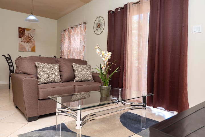 2 Queen Bed 2 Bath And Pool Ironshore Montego Bay - モンテゴ・ベイ