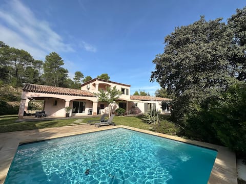 New luxury villa, quiet, pool, 20 km from Aix-en-Provence, Pce