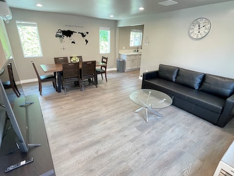 Top Airbnb: 2024NEW BUILD 2B2B home between Disney & Universal in Hacienda Heights