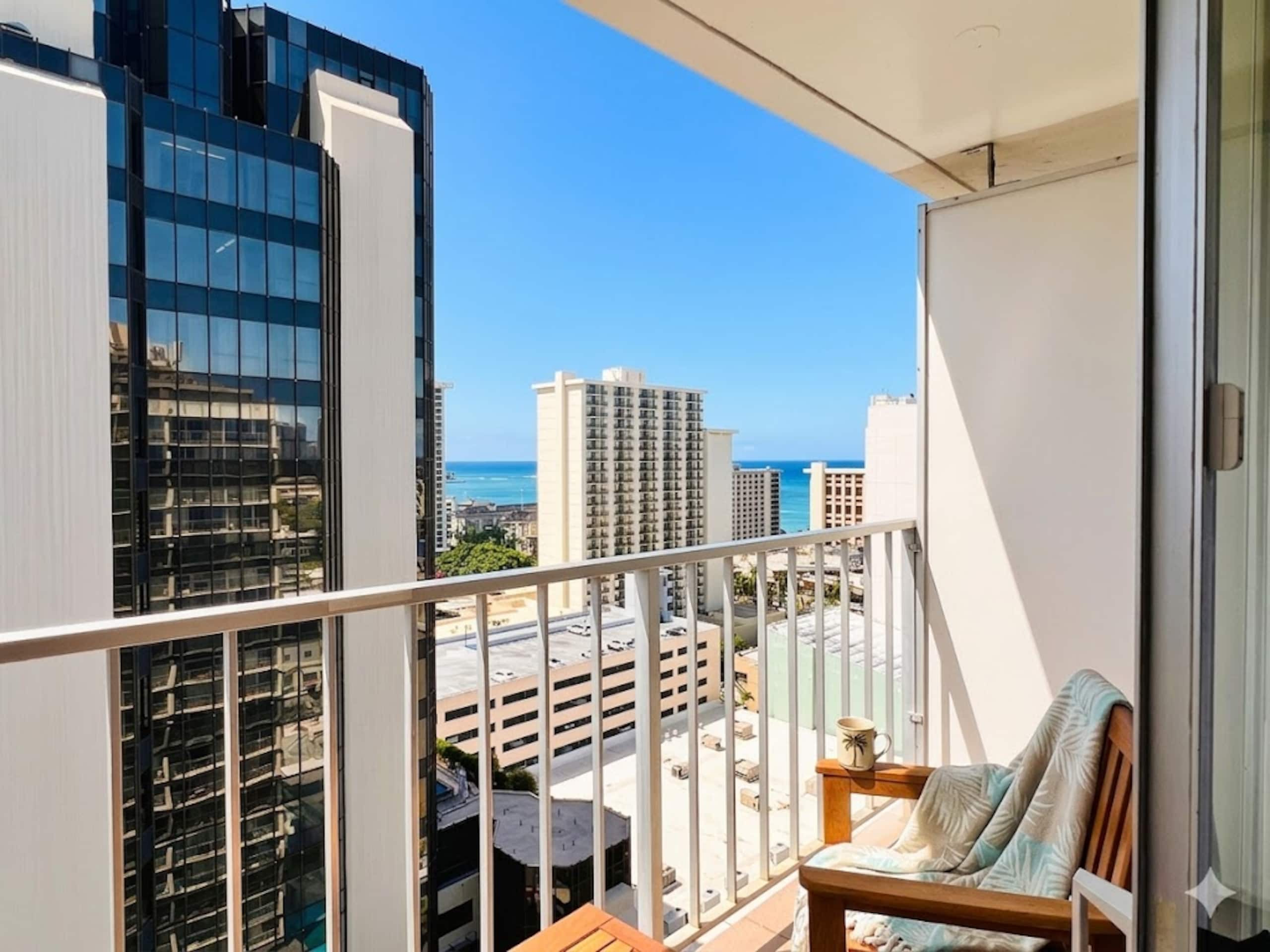 Waikiki Gem: Corner Unit with Ocean View 1 Parking - Image 22