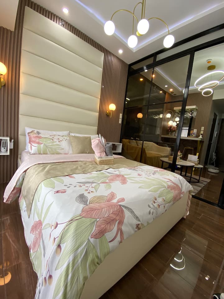Cozy full bed, complete with fresh linens.