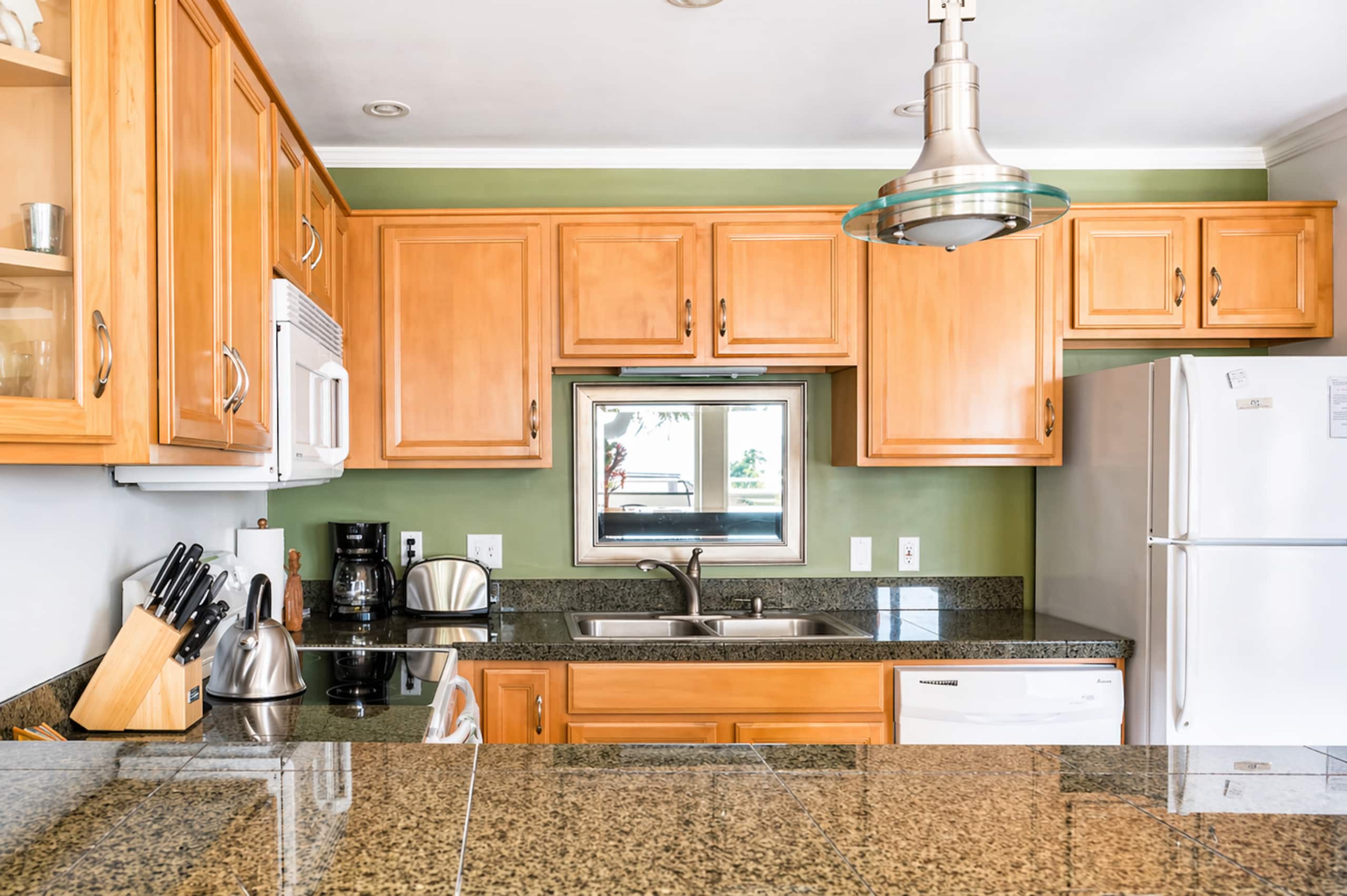 Family Oceanview | Beach, Pool, Hot Tub, AC - Image 7
