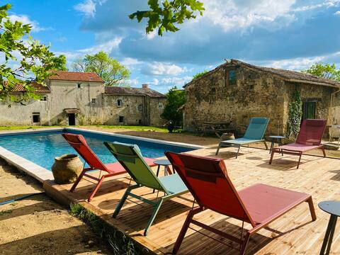 Farmhouse with pool  in La Vallée du Thouet