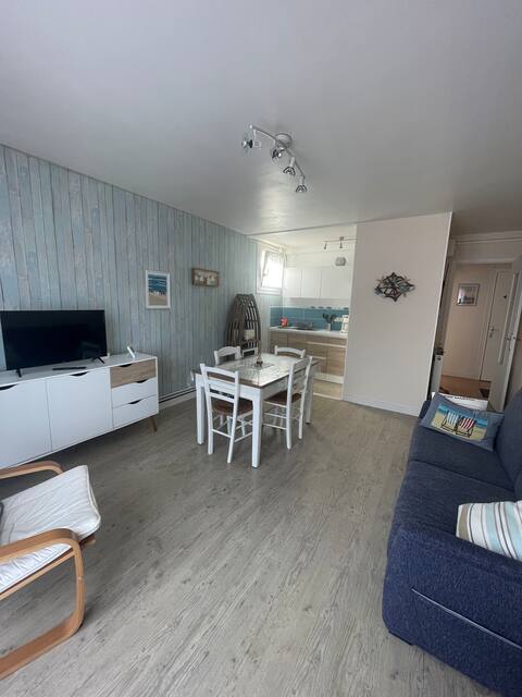 Popular Airbnb listing: Nice 2-bedroom with Garden & Parking in Cucq