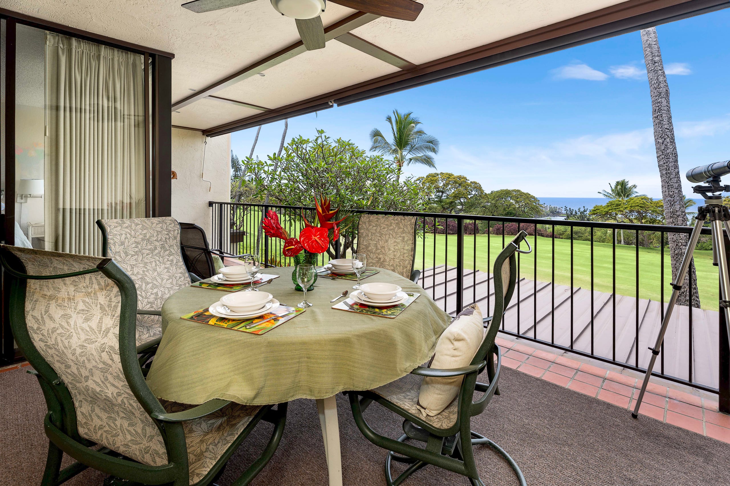 Condo in Kailua-Kona · ★4.92 · 2 bedrooms · 2 shared baths - Image 5
