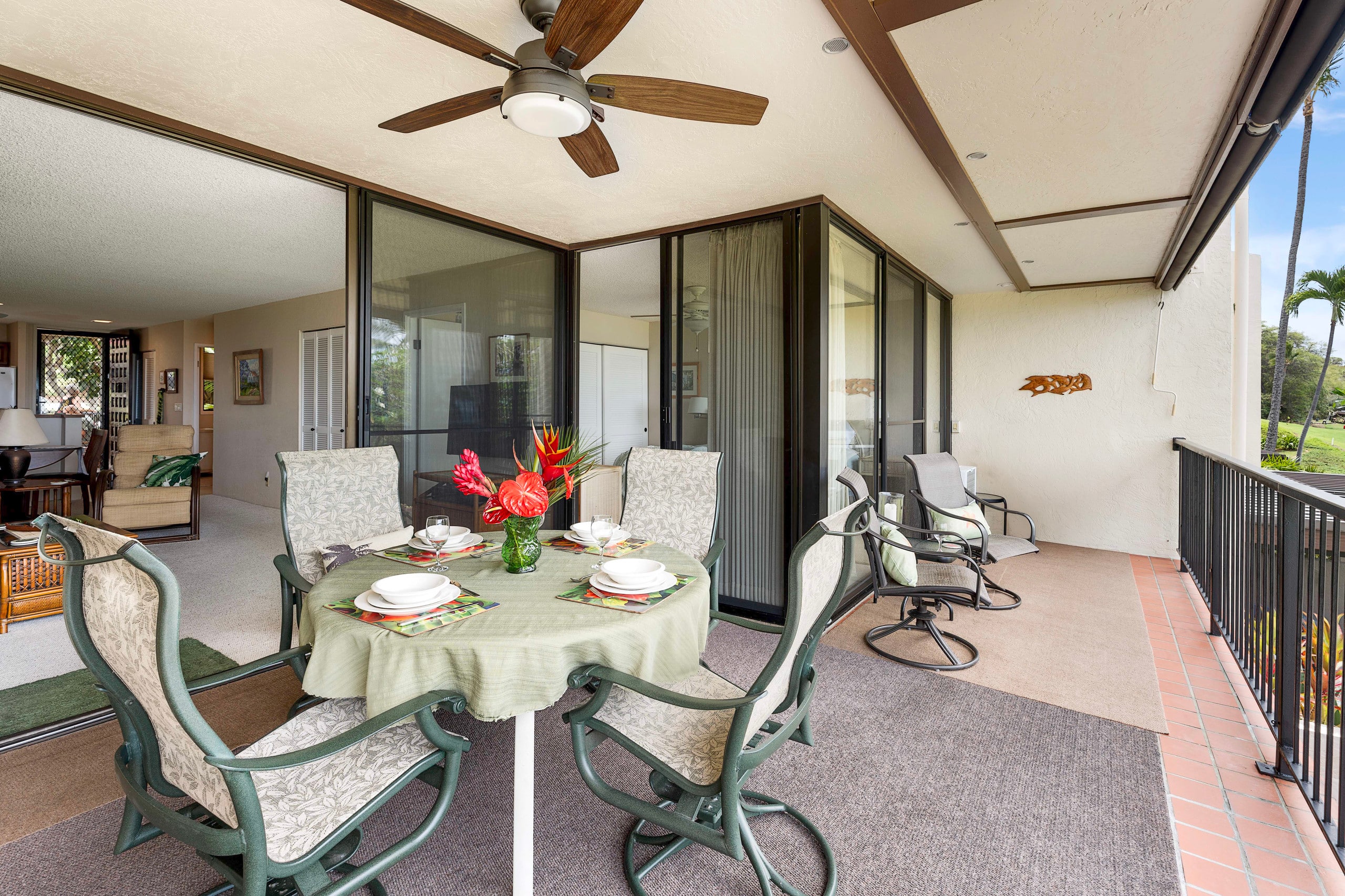 Condo in Kailua-Kona · ★4.92 · 2 bedrooms · 2 shared baths - Image 6