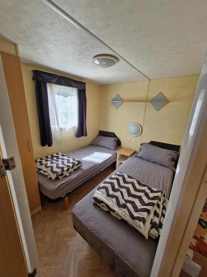 Mobile-home 4/6 Personnes Dans Camping 4 éToiles. - Lunel