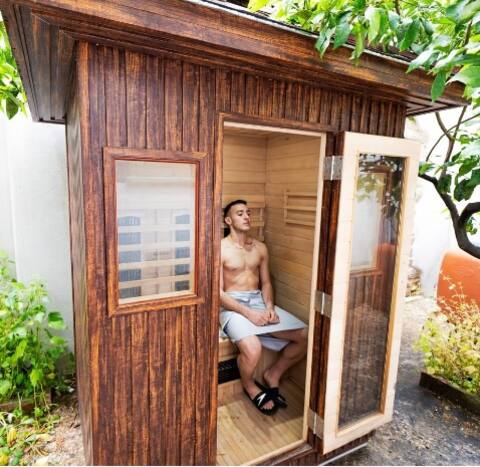 Corte'e susu :Sauna and Jacuzzi