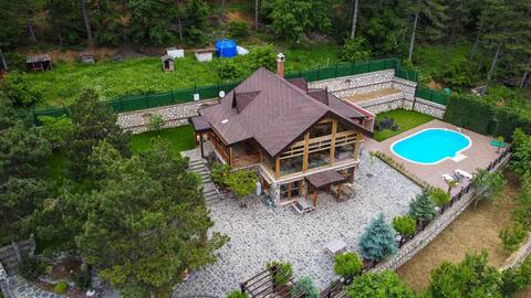 Legendary Lake View Villa