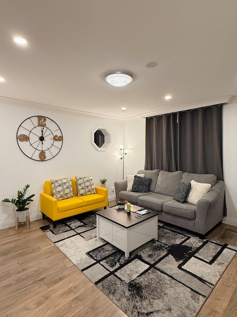 Entire modern home in heart of Parry Sound