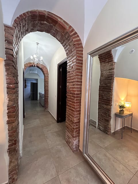 Pizarro 28 House with a patio right in the center