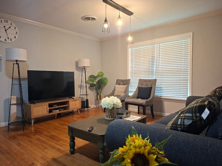 Cozy House In Westend Beaumont - Beaumont, TX