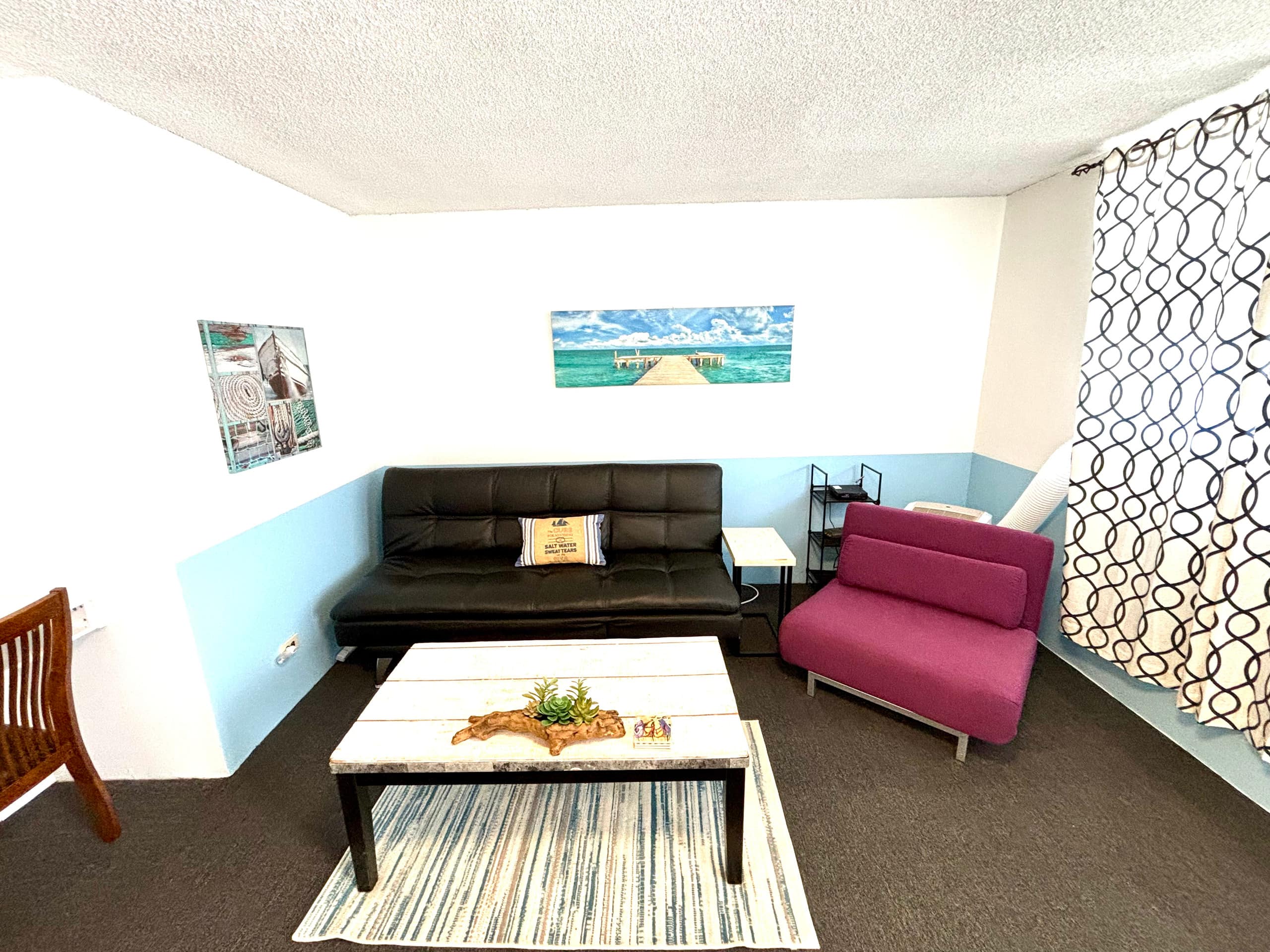 Condo in Honolulu · ★4.52 · 1 bedroom · 1 shared bath - Image 1