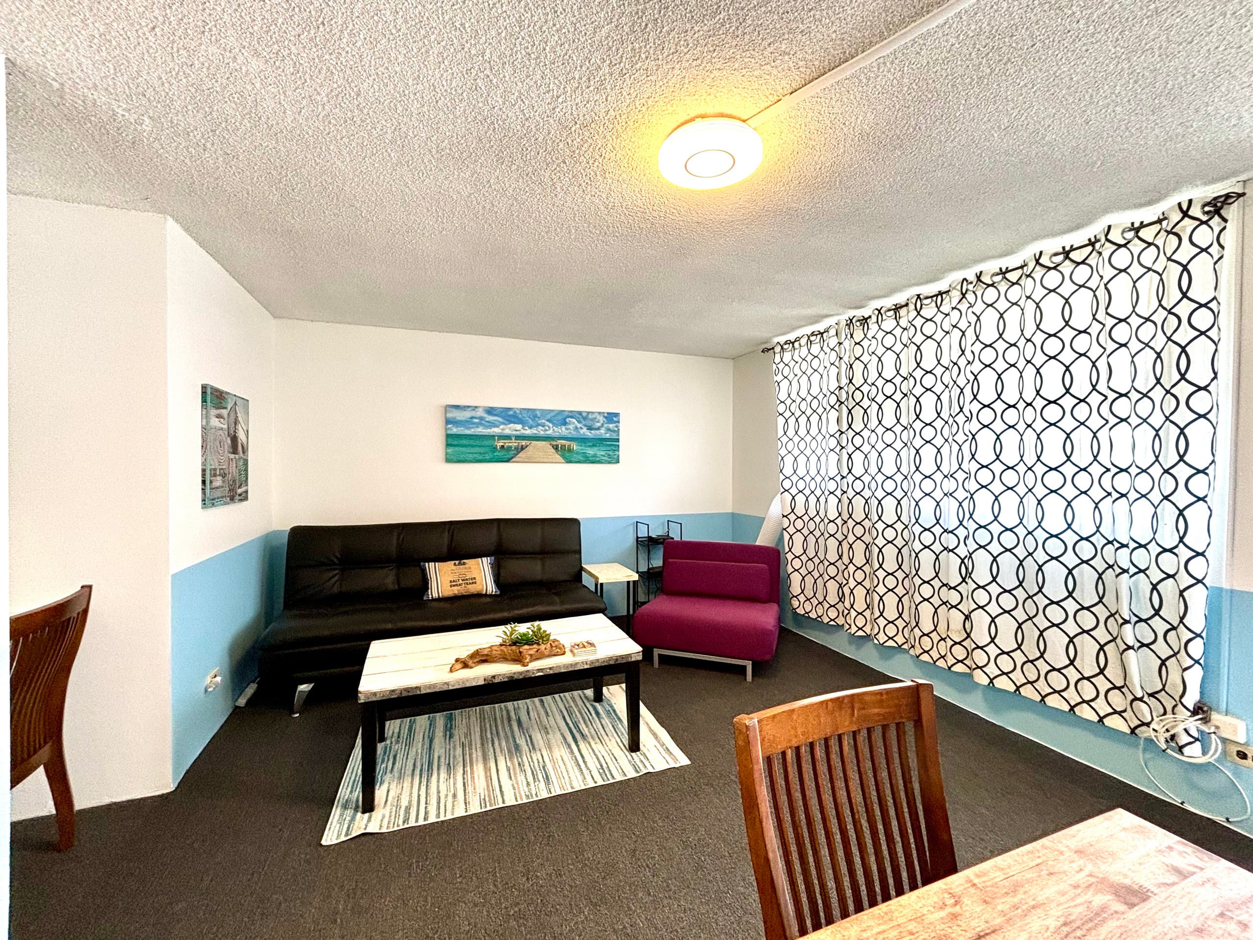 Condo in Honolulu · ★4.52 · 1 bedroom · 1 shared bath - Image 2